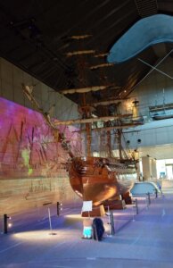 神戸海洋博物館　大きな　船